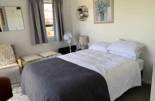 Napier House | Greenmeadows Pet friendly & close to town,