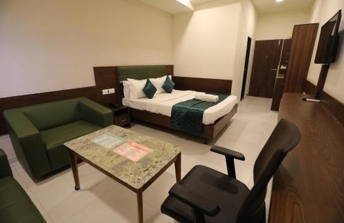 Surat Hotel | Greenotel Rooms Hazira, Surat