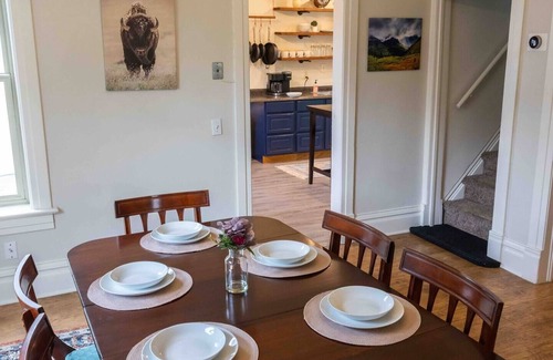 Lower Rattlesnake House | Greenough Getawayn