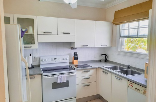 Vuemont Condo | GreenPeiz Barbados | Sea Views | King Bed | Gated Community