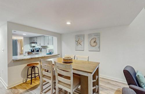 Shipyard Plantation Apartment | Greens 204