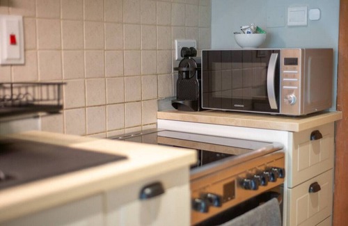 The Greens Apartment | Greens Thayaal 3 313 B · Central studio in The Greens 10min to MetroStation