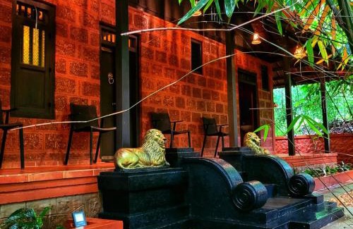Kalloor Villa | Greens Tree House & Wood House