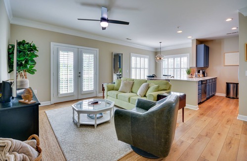 Old Irving Park Condo | Greensboro Condo Rental Near Hospital & Trails!