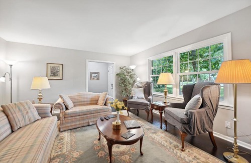 Greensboro House | Greensboro Golf Getaway - 9 Mi to Downtown!