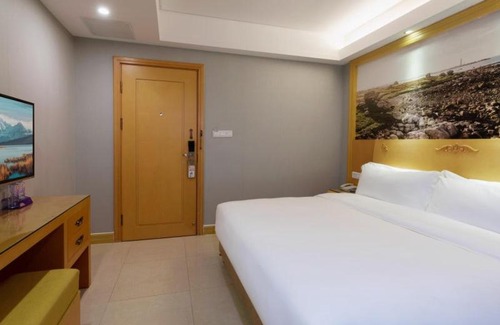 Futian CBD Hotel | GreenTree Eastern Hotel Shenzhen Futian Civic Center Jingtan Subway Station