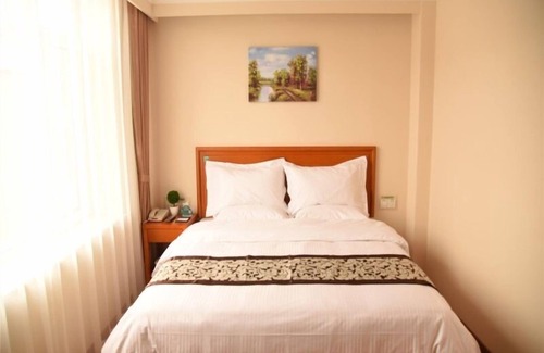 Linjiang Hotel | GreenTree Inn Baishan Linjiang Yalv River Express Hotel