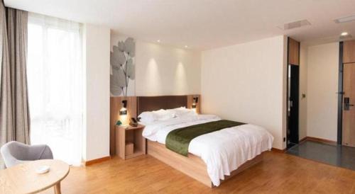 Wuxi Hotel | GreenTree Inn Express Wuxi Jiangyin Wanda Plaza Tongfu Road