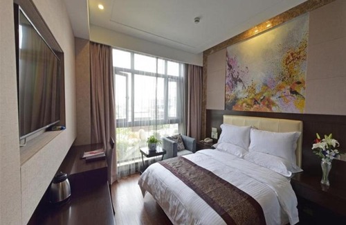 Longhutang Hotel | GreenTree Inn JiangSu Changzhou Dinosaur Park Global Harbor Express Hotel
