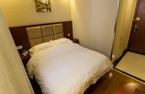 Suzhou Old Town Hotel | GreenTree Inn JiangSu Guanqian Street Leqiao Metro Station Shell Hotel