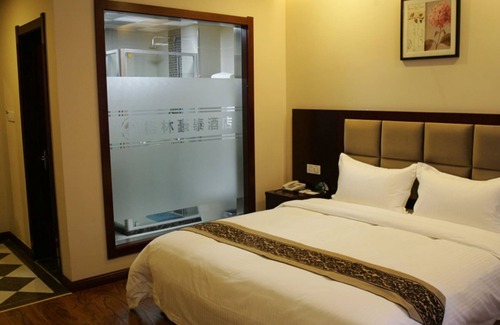 Xi'an District Hotel | GreenTree Inn LiaoYuan Longshan District Train station Longjihuadian Hotel