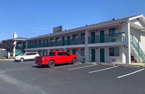 Holbrook Hotel | GreenTree Inn of Holbrook, AZ