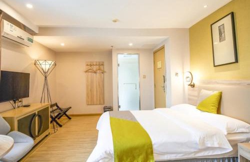 Buji Hotel | GreenTree Inn Shenzhen Buji Changlong Subway Station