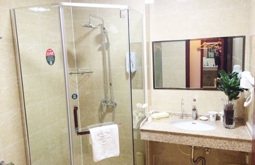Suqian Hotel | GreenTree Inn Suqian Sihong Passenger Station Zhongyuan Logistics District Hotel
