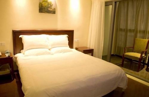 Xiang Cheng District Hotel | GreenTree Inn Suzhou Taiping Town High-speed North Station Express Hotel