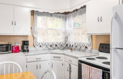 Green Lake Cottage | Greenway Log Cottage - 4