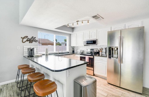 Covey House | Greenway Villa, Newly remodeled, Pool, Putting green and Patio