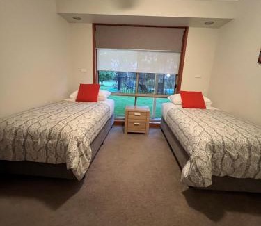 Tocumwal Hotel | Greenways Holiday Units