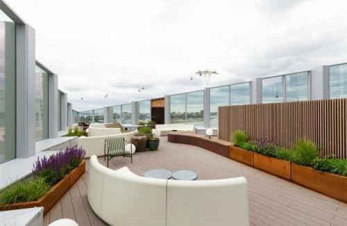 Peninsula Apartment | Greenwich O2