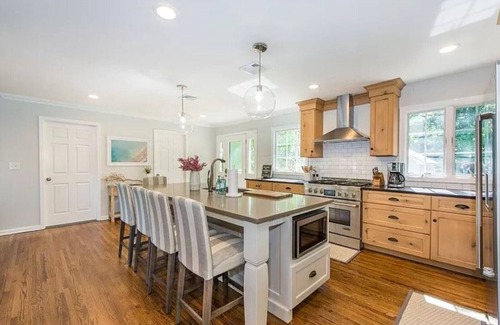 Hewitt House | Greenwood Lake Lakefront Luxury