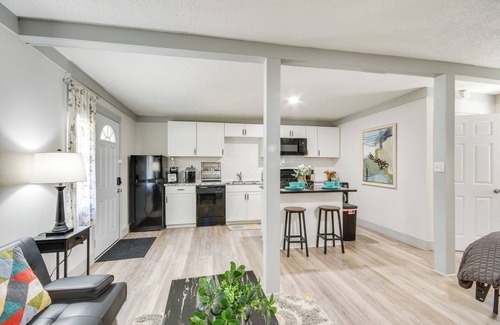 Greenwood Apartment | Greenwood Studio Cottage < 1 Mi to Downtown!