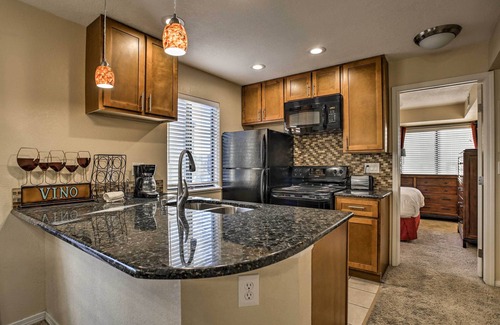 Englewood Condo | Greenwood Village Condo w/Pool Access!