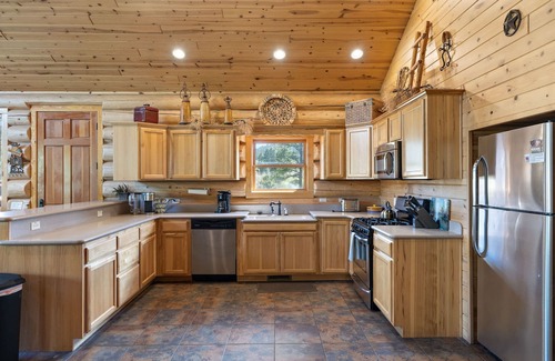 Greer Cabin | Greer Cowboy Lodge (Cabin 169)