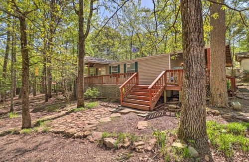 Greers Ferry House | Greers Ferry Getaway with Deck and Lake Access!