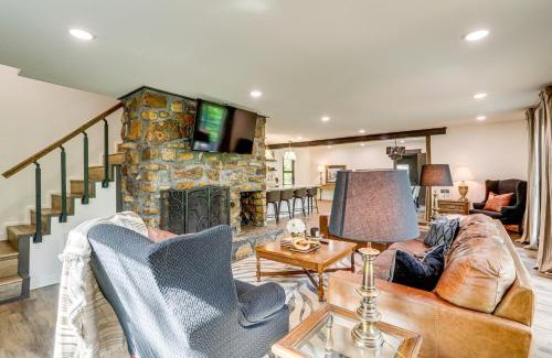Bee Branch House | Greers Ferry Lake Retreat Game Room and Fire Pit!