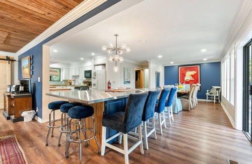 Shirley House | Greers Ferry Lakefront – Hot Tub + Bunk House
