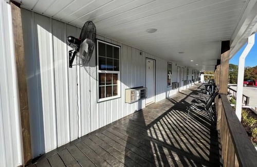 Coffeeville Cabin | Grenada Lake Resort Cabin # 2