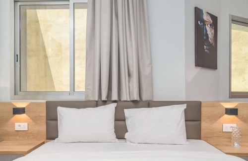 Duhur ash Shuwayr Apartment | Grey 105: Modern 2-Bedroom Apartment in Awkar