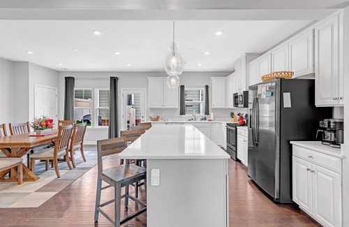 Franklin House | Grey Haven: 5 Star Stay, Grill, Fire Pit & More