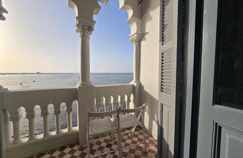 Al-'Atarin Apartment | grey l studio apartments Corniche Alexandria Little Venice