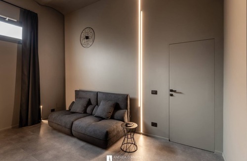 Pontedera Apartment | GREY LOFT luxury suite