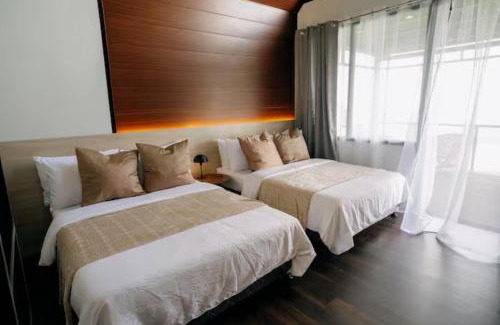 Balamban Other | Grey Rock Mountain Cabin w/Jacuzzi