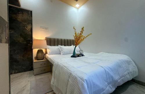 Kadadhe Villa | Grey Villa