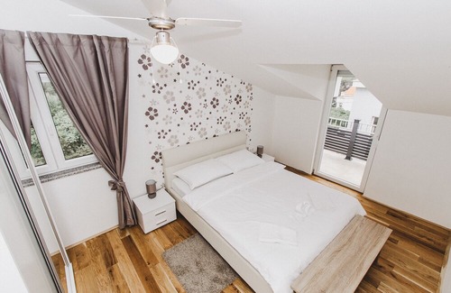Stara Novalja Apartment | Grey Villas - A6 second floor one bedroom apartment with the balcony