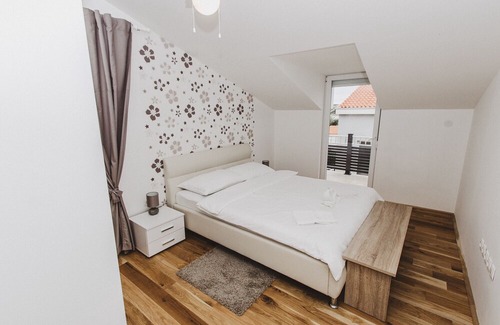 Stara Novalja Apartment | Grey Villas - A6 second floor one bedroom apartment with the balcony