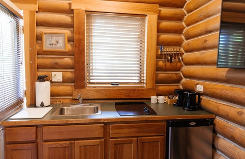 Bozeman Cabin | Grey Wolf Cabin #6 at Gallatin Canyon Cabins