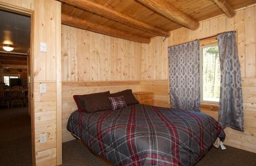 Island Park House | Grey Wolf Retreat
