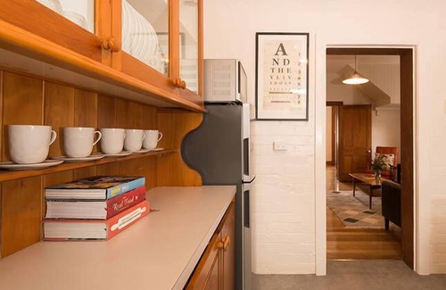 West Hobart House | greydoor43 - luxury town house - West Hobart