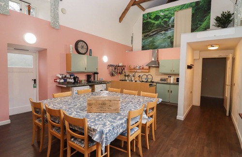 Barnsley Cottage | Greyhound Barn
