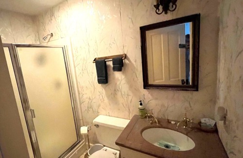 Salmon Bed & Breakfast | Greyhouse B & B Experience