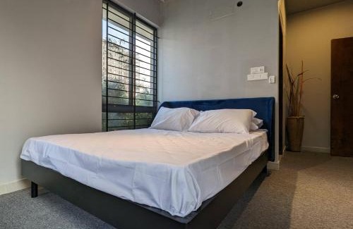 Basundhara Residential Area Bed & Breakfast | GreyRooms