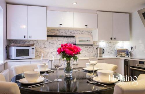 Henley House | Greys View Cottage