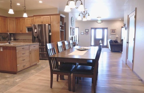 Heyburn House | Greystone Crossing Suite #5