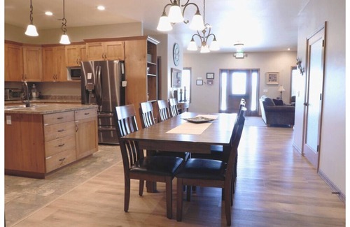 Heyburn House | Greystone Crossing Suite #8