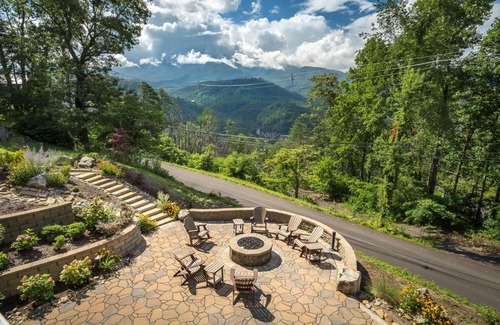 Gatlinburg Cabin | Greystone Retreat Cabin