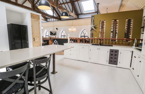 Cwm-y-glo House | GREYSTONES CHAPEL, pet friendly, character holiday cottage in Llanrug